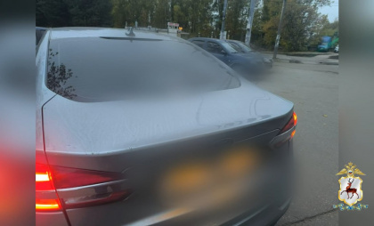 Нижегородец стал экстремистом, написав неположенное у себя на авто
