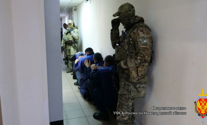Преступники из Нижнего Новгорода эксплуатировали мигрантов, взамен подделывая все бумаги
