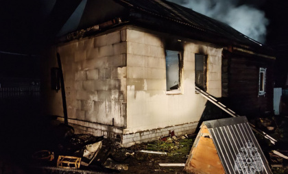 В Вачском районе сгорел частный дом с жильцами внутри