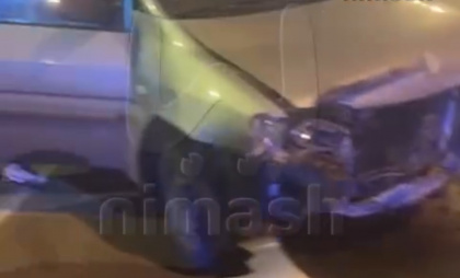 На Борской дамбе водитель Hyundai сбежал в лес после столкновения с отбойниками, но ему не удалось избежать трагедии 