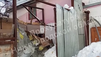С ГУММиД взыскали 250 тысяч после падения кровли на ребенка в Нижнем