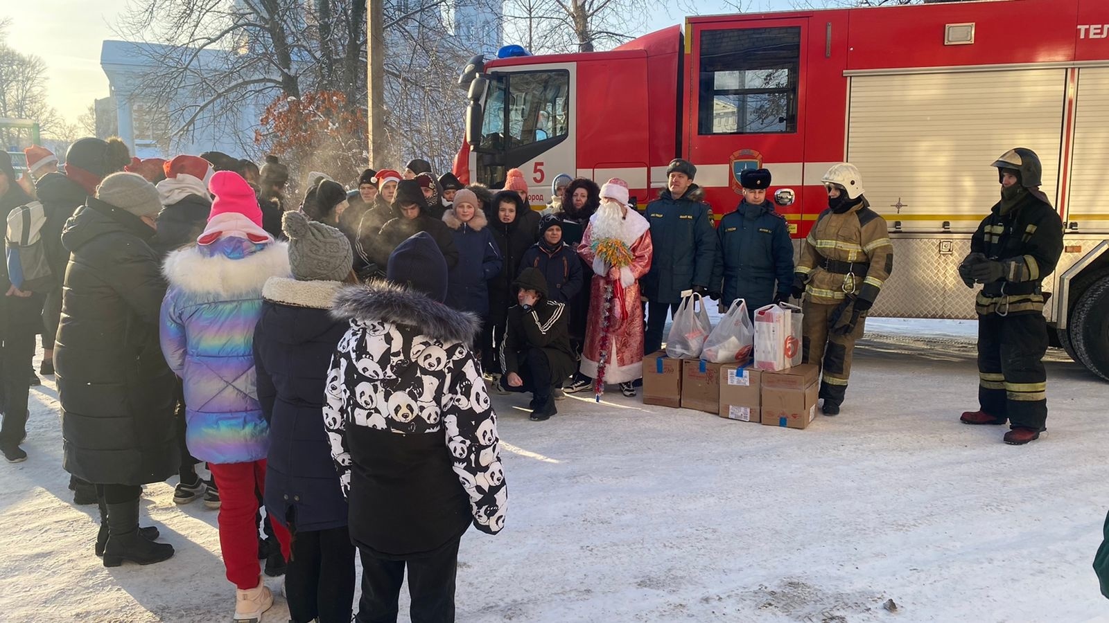 Деды Морозы рассказали о безопасности жизнедеятельности жителям Нижегородской области