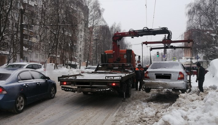 В Нижнем Новгороде для уборки улиц от снега привлекли эвакуаторы 