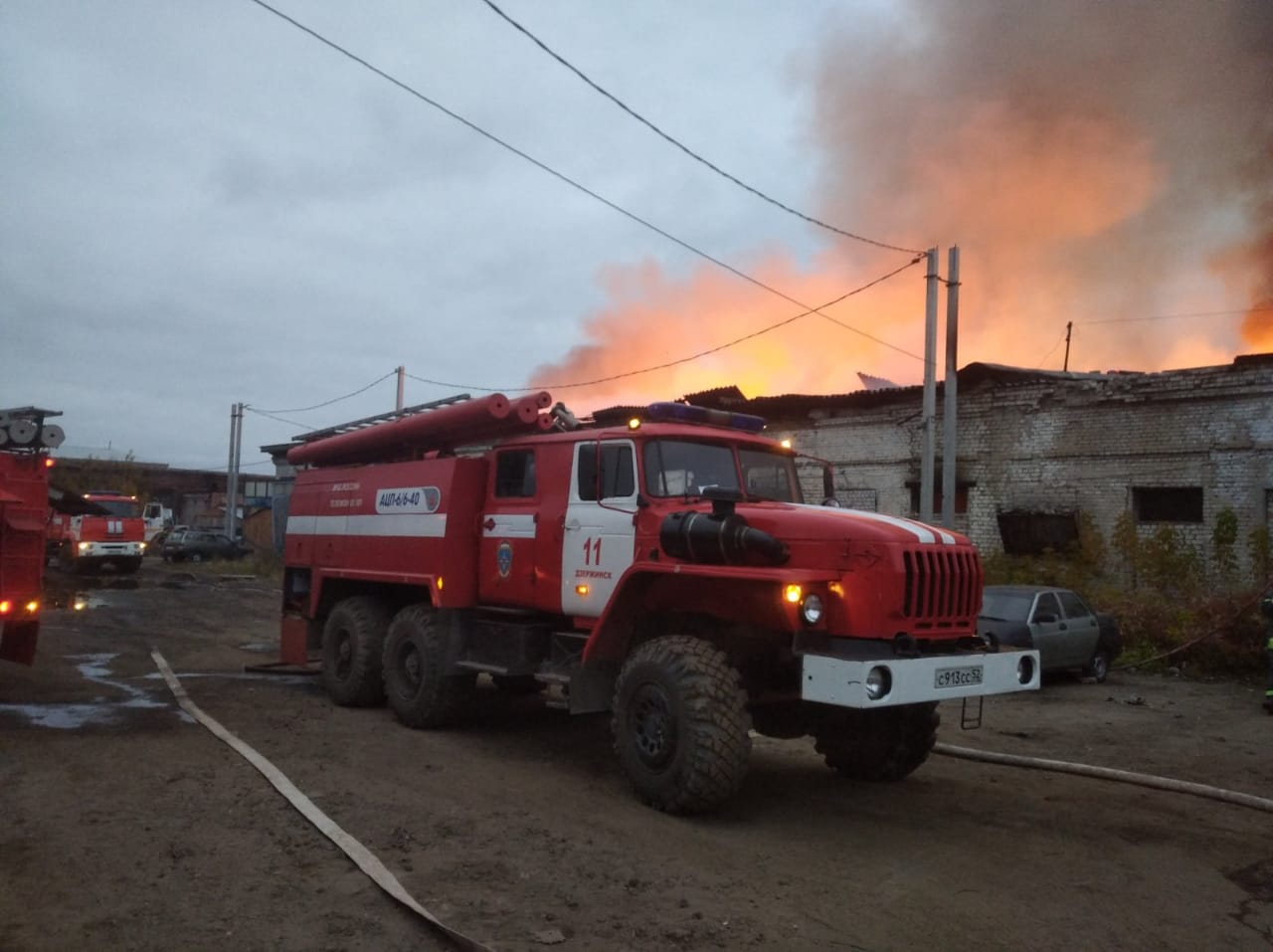 Склады на площади 900 кв м сгорели в Дзержинске ночью