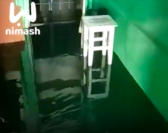 В Балахне дома затопило нечистотами из-за тряпок в канализации 