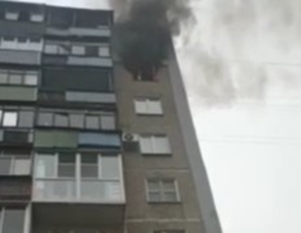 Пожарные спасли 11 человек из многоэтажки в Нижнем Новгороде