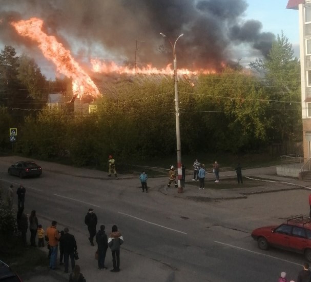 В Балахне вспыхнул деревянный дом и сгорел дотла