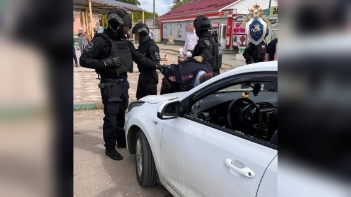 В Сергачском районе полицейского и его брата обвиняют в вымогательстве