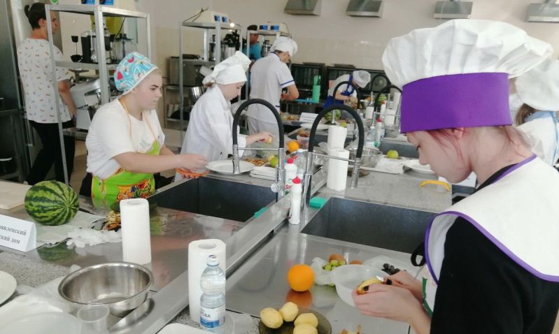 В Нижнем Новгороде воспитанники детских домов приняли участие в кулинарном конкурсе