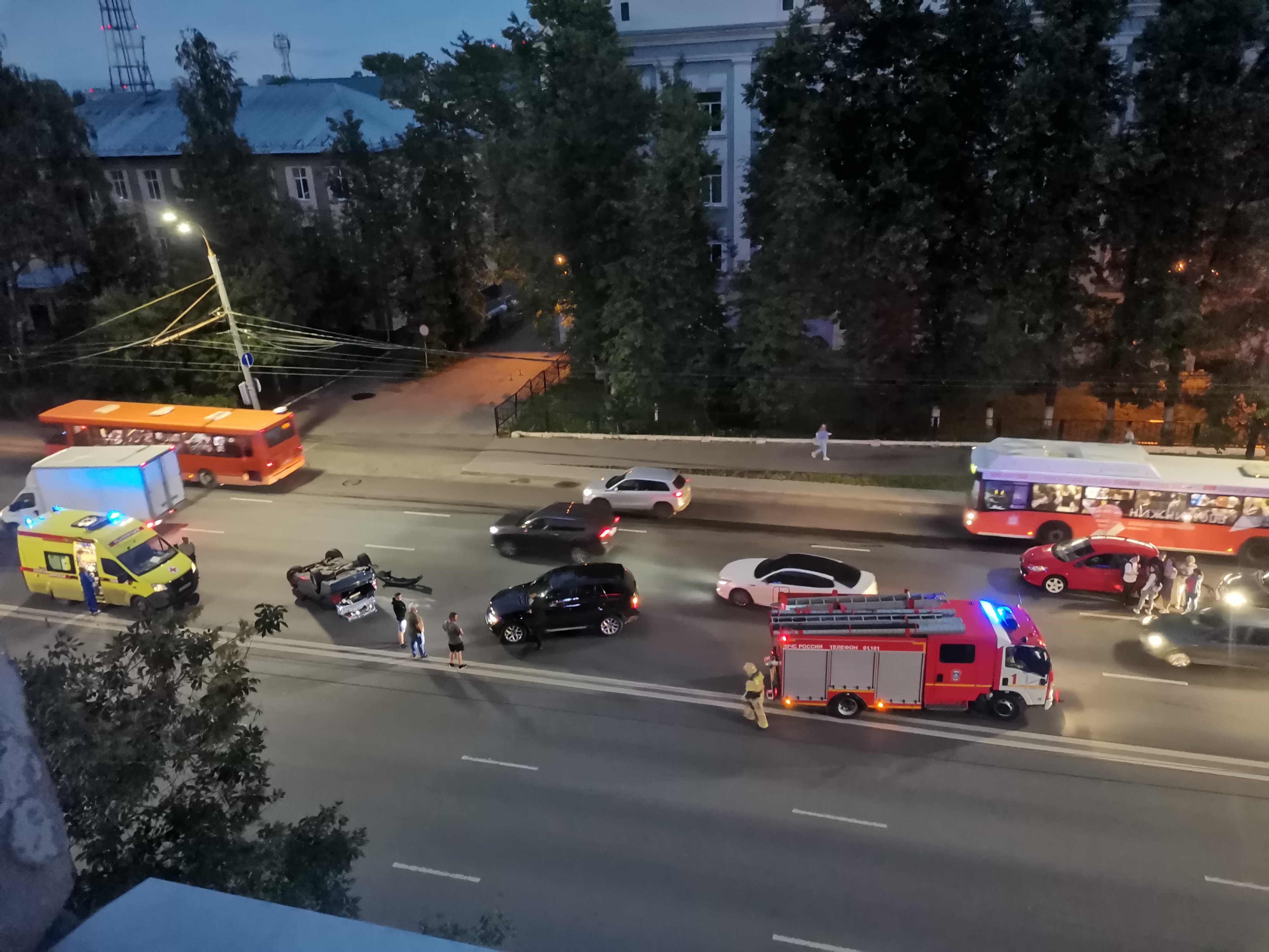 Дтп гагаринский. Авария проспект Гагарина Нижний Новгород. Авария на проспекте Гагарина сегодня Нижний Новгород.