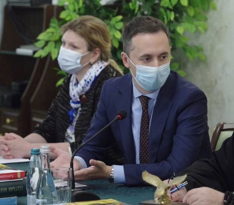 Мелик-Гусейнов сообщил о возвращении масок с понедельника 