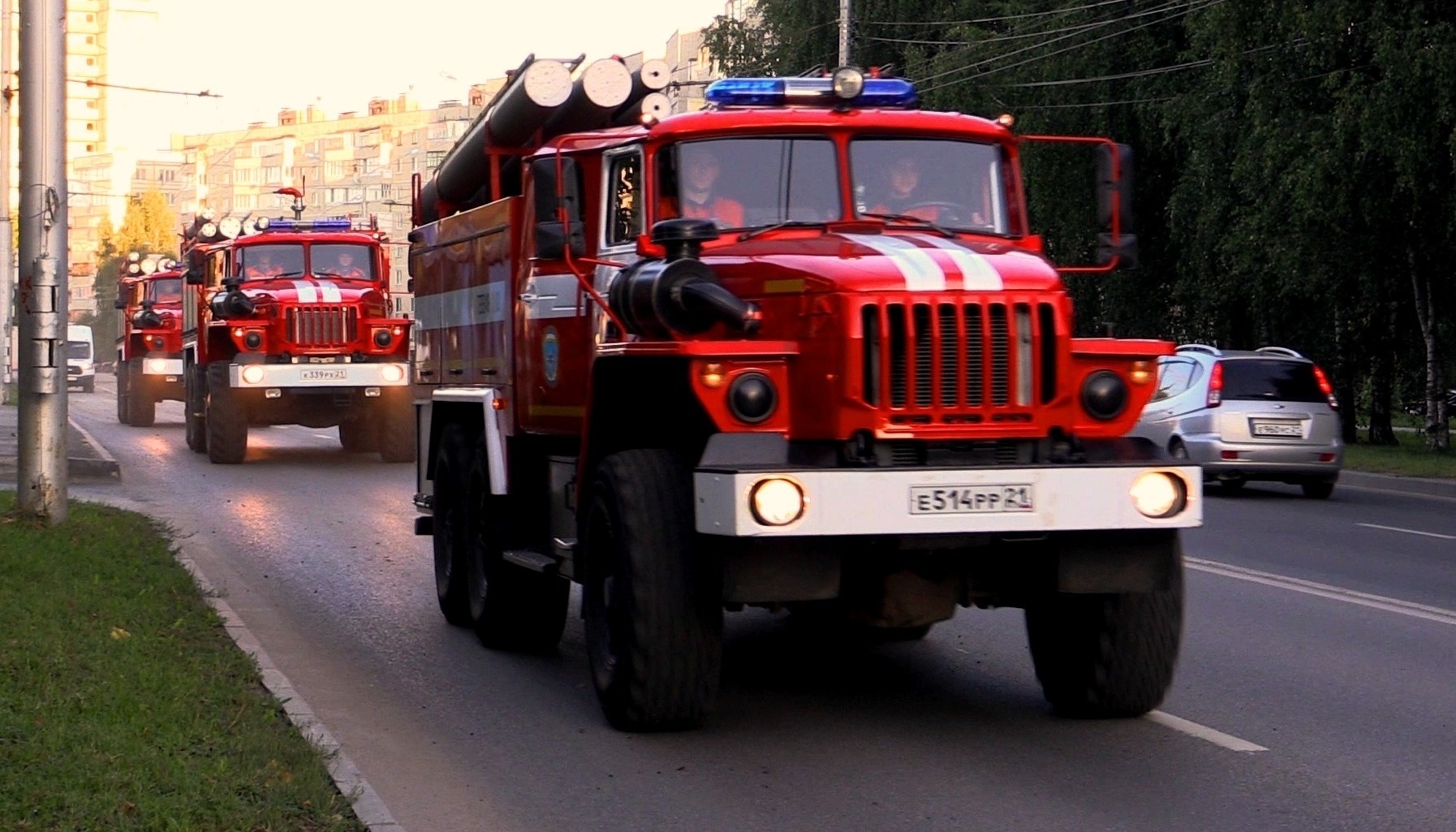 На помощь нижегородским пожарным отправили спасателей из соседних регионов