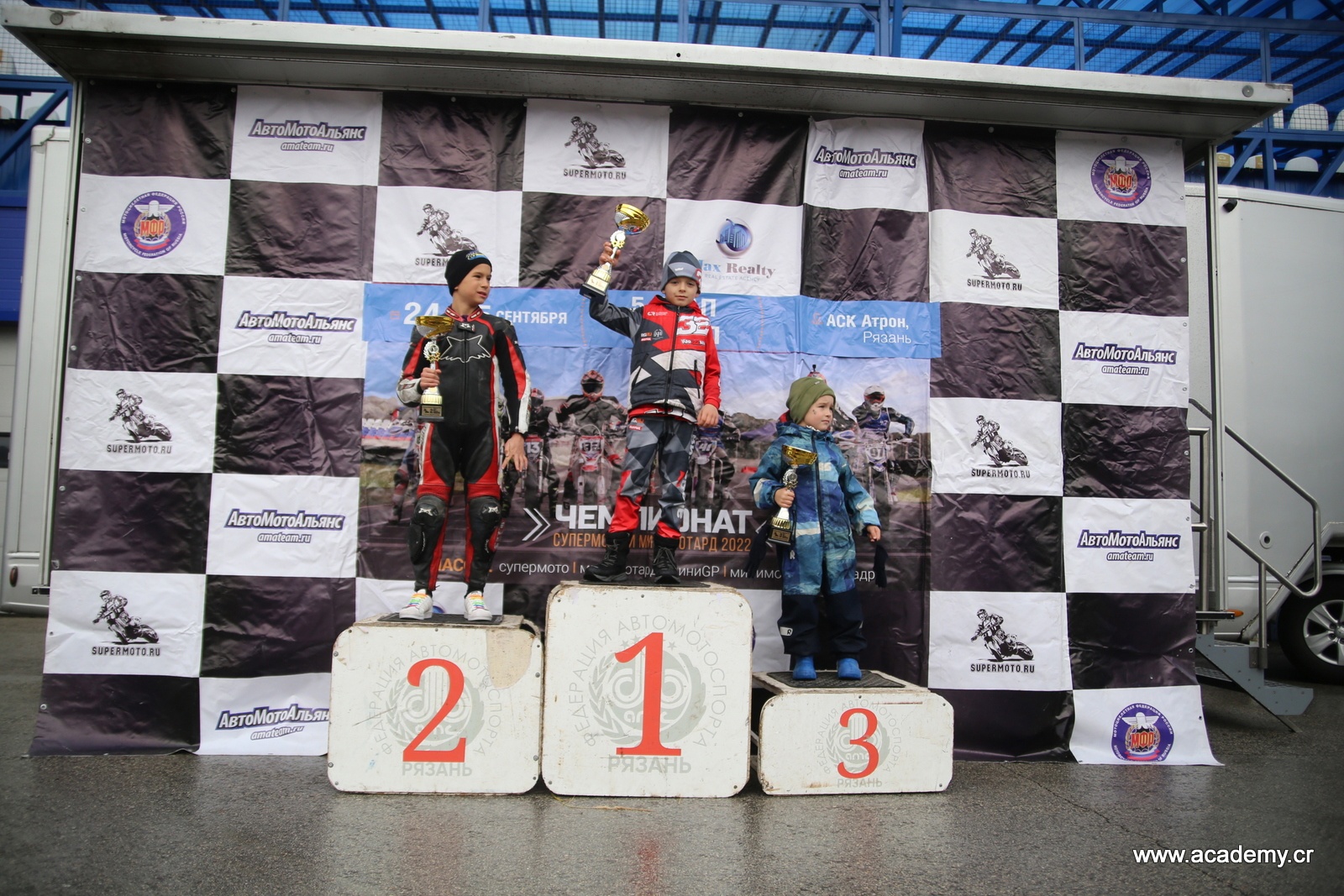 Нижегородские мотоспортсмены вернулись с финального этапа по Supermoto чемпионами