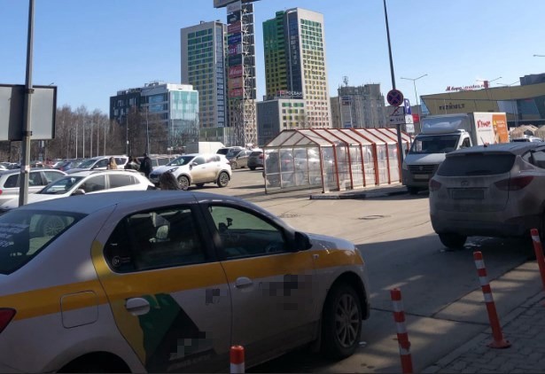 В Нижнем Новгороде перестали работать такси "Яндекса" и Uber