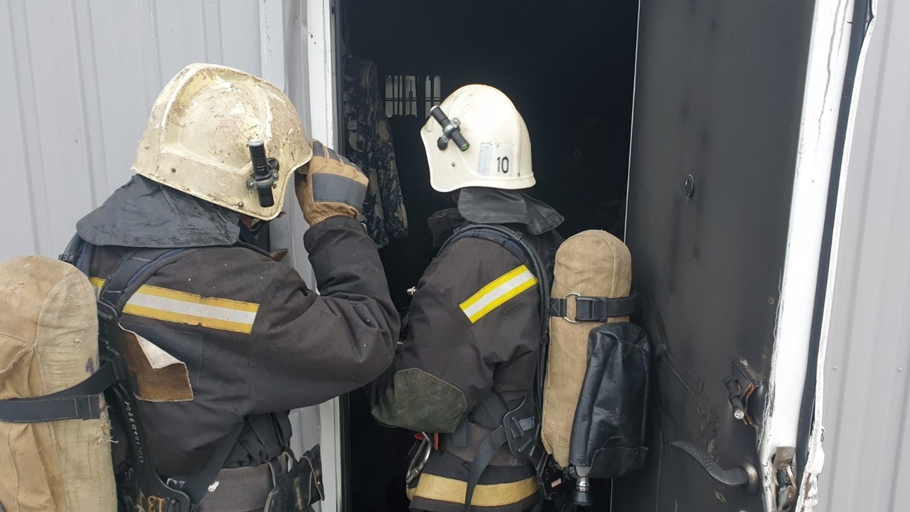 В Нижегородской области ищут причину пожара в торговом павильоне 