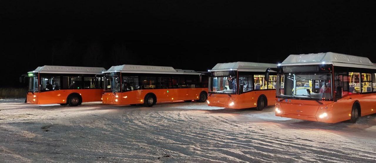 В Нижний Новгород привезли 32 новых ЛиАЗа, теперь нужны водители