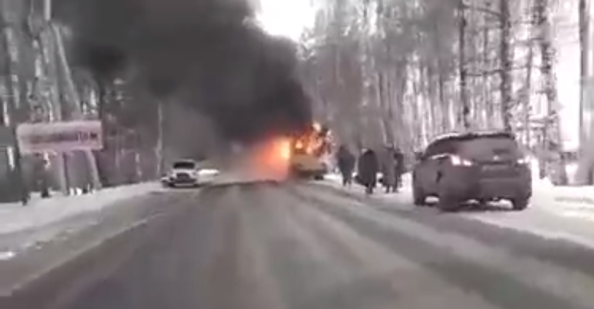 В Нижегородской области появилось видео еще одного горящего автобуса 
