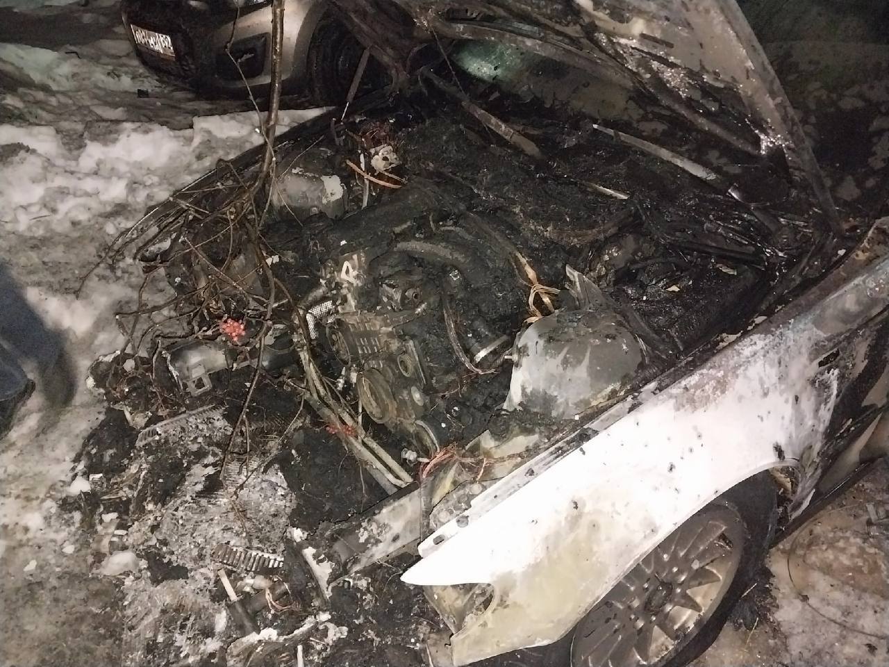 В Дзержинске рано утром сгорели две машины