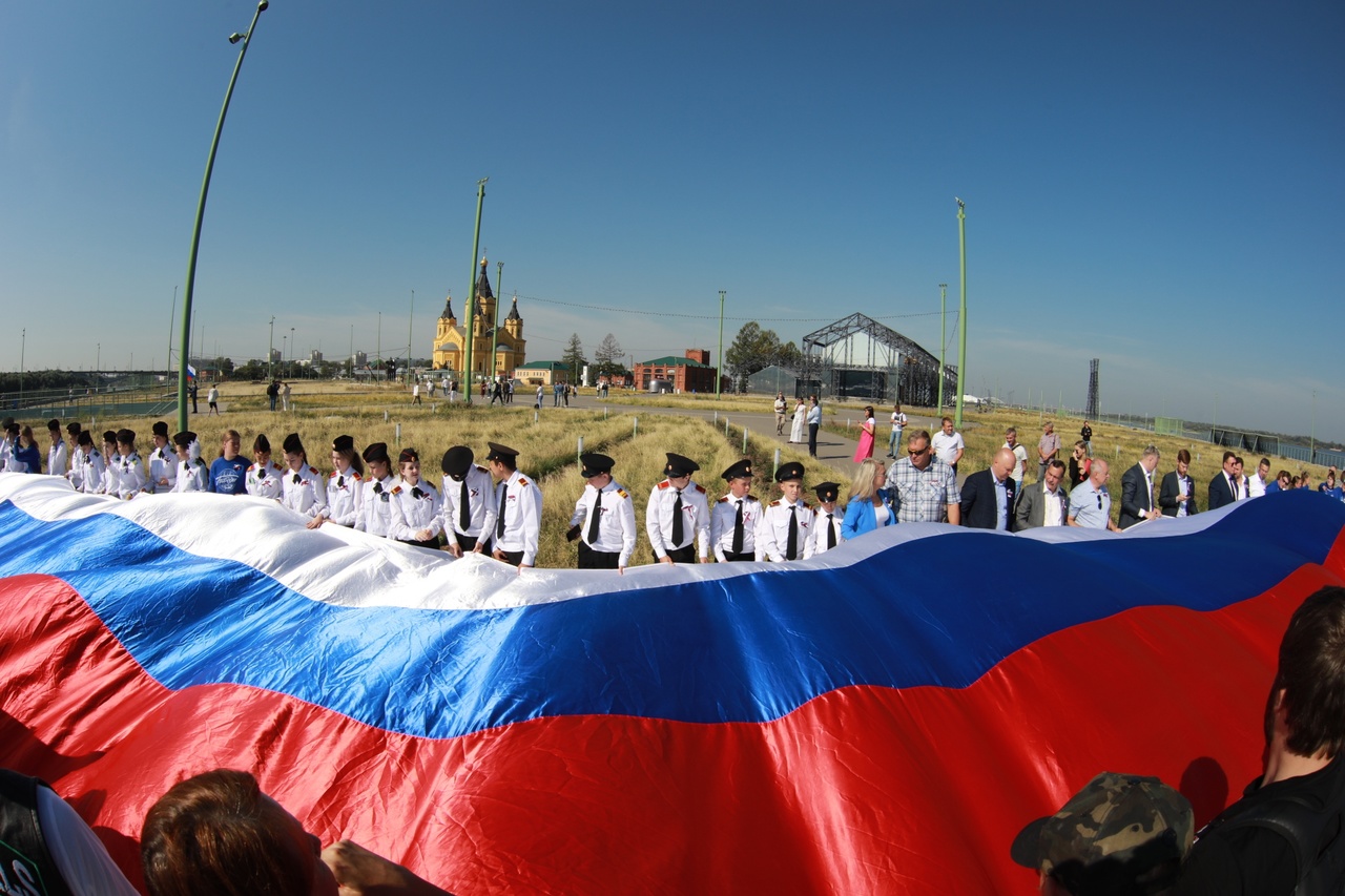 Законы о флаге и гимне России поменялись