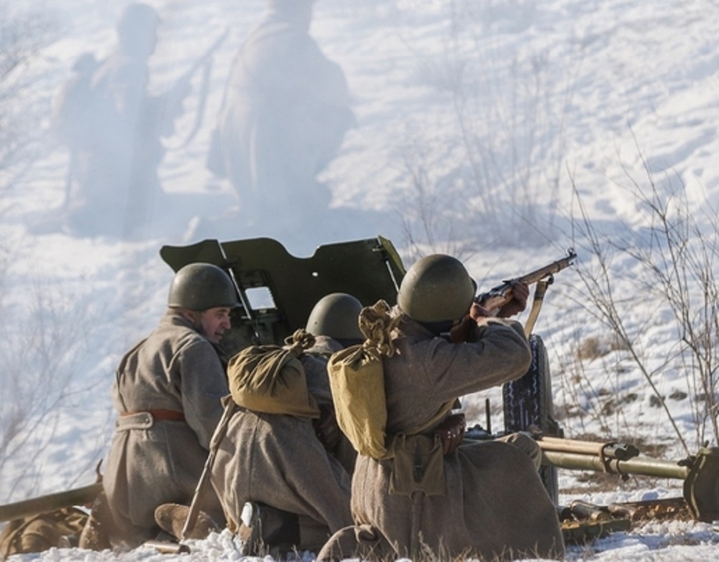 Реставрация боев. Реконструкция боя Мамаев Курган 28.01.2023. Реконструкция в Светлоярском парке. Реконструкция событий Великой Отечественной войны. Реконструкция Сталинградской битвы.