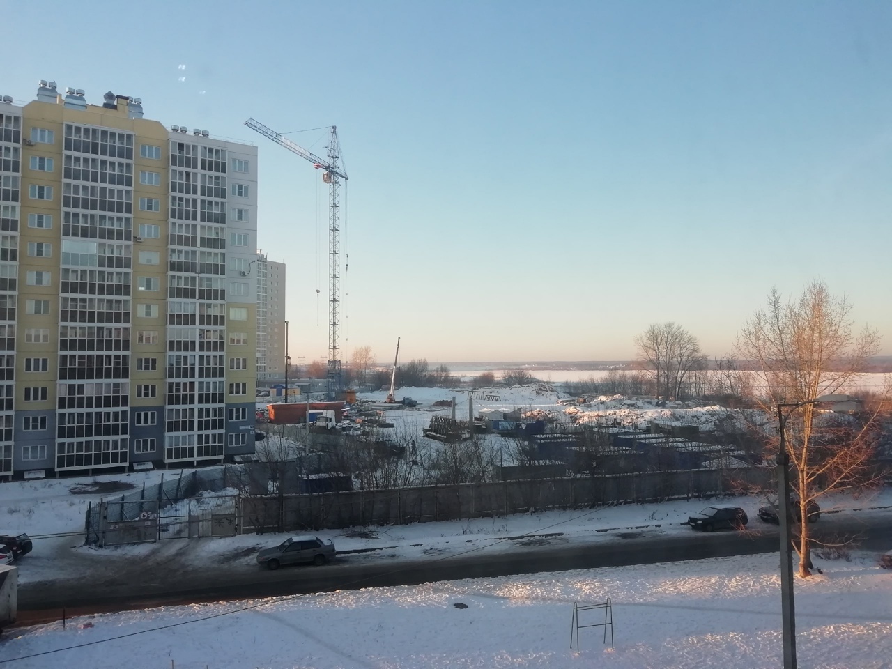 На левом берегу Оки Нижнего Новгорода построят “человейники” с футбольным полем