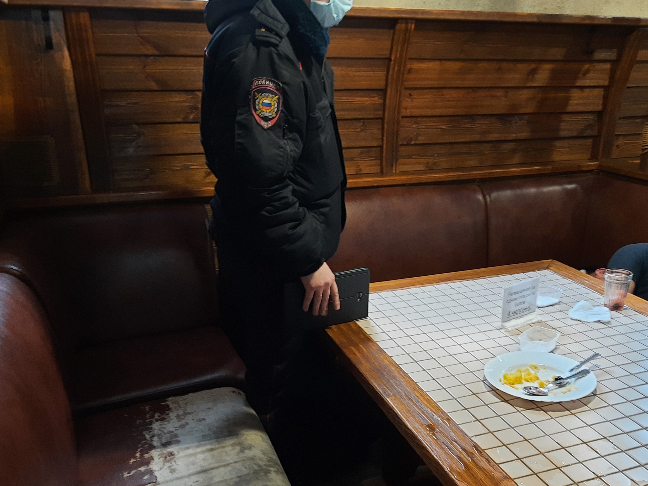 Полицейский в Нижегородской области остался без пальца, посетив кафе