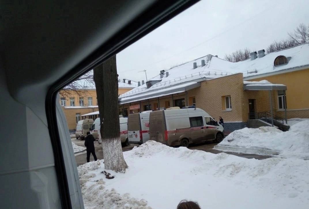 Мелик-Гусейнов объяснил пробку из скорых возле нижегородской детской больницы