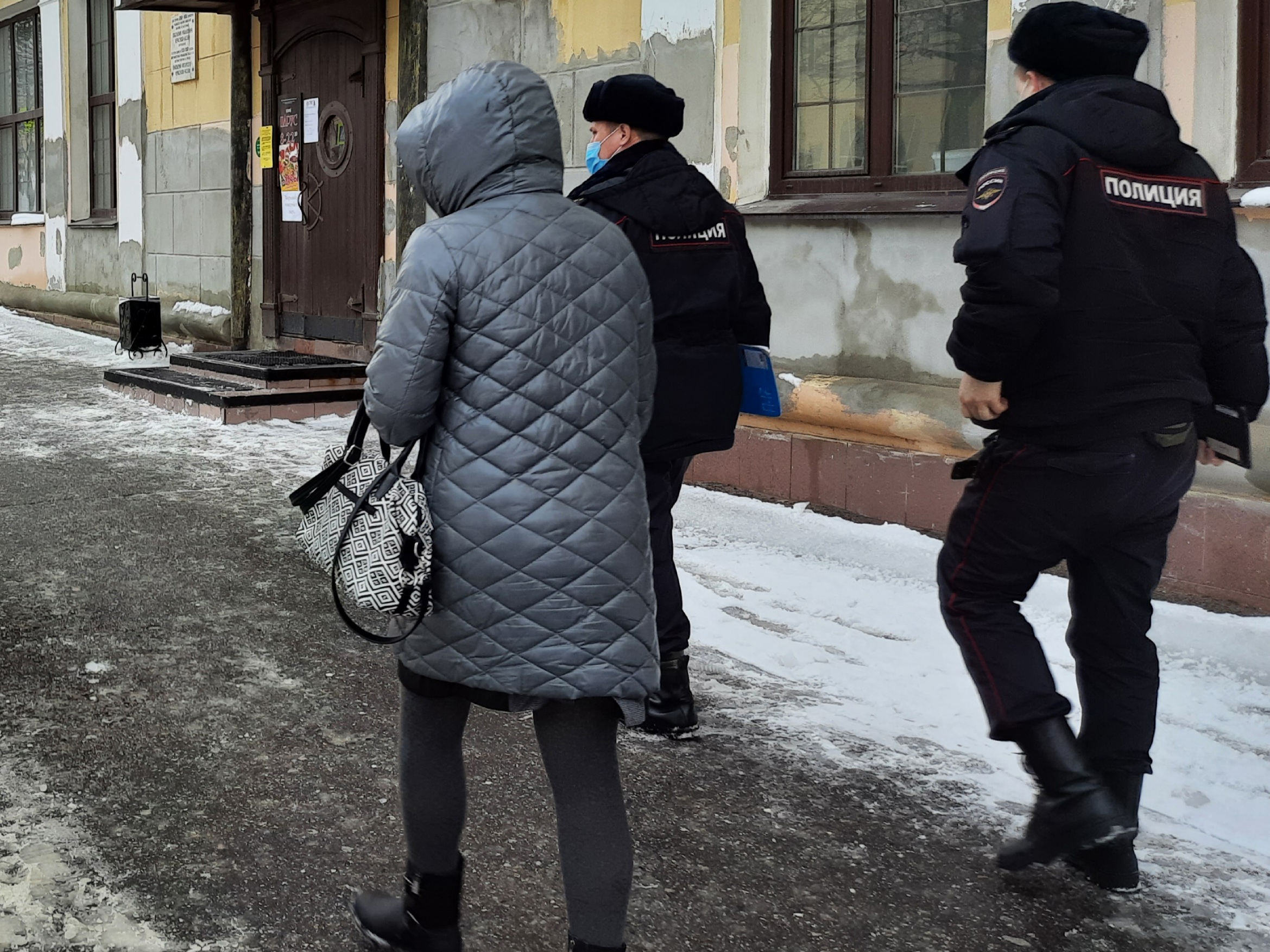 Нижегородские полицейские успели спасти деньги женщины от мошенников, но не все