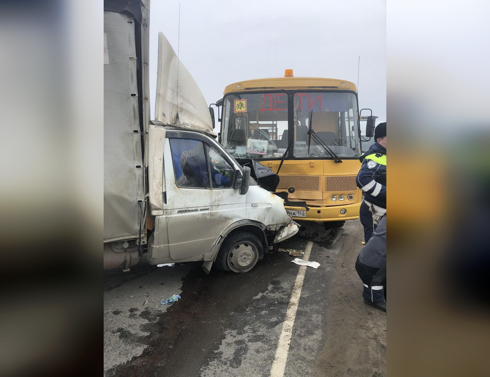 Автобус с 20 школьниками столкнулся с грузовиком в Кстовском районе