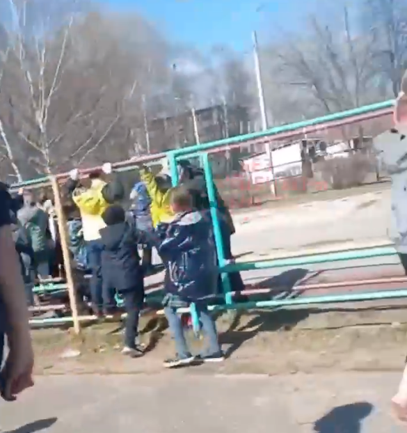В Нижнем Новгороде второй день подряд эвакуируют школы