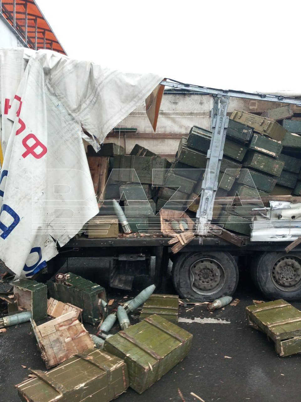 В Нижегородской области столкнулись фура с боеприпасами и цистерна с  топливом