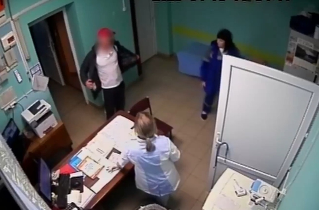Мужчина пришел в больницу в Нижегородской области с пистолетом