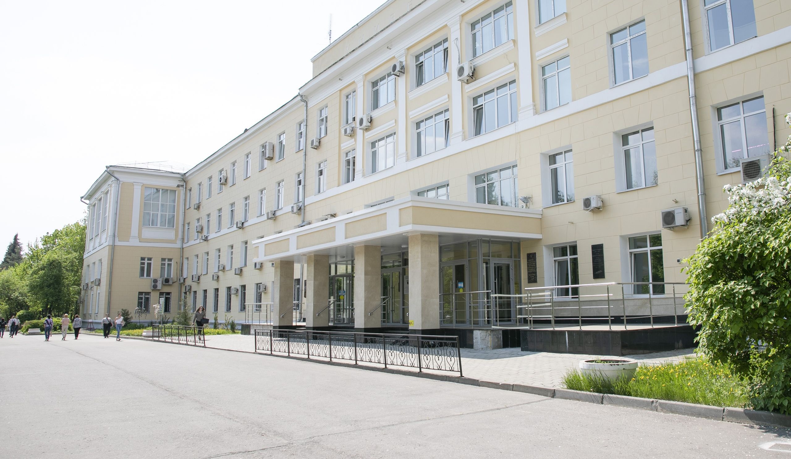 Здание нижегородского университета эвакуировали и оцепили