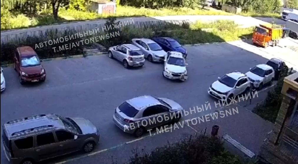 Пьяный водитель без прав протаранил четыре машины в Нижнем Новгороде