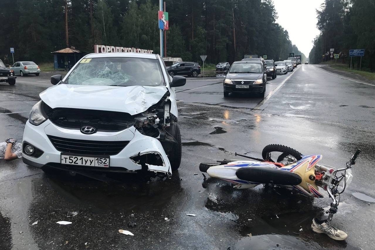 Иномарка сбила 17-летнего мотоциклиста на трассе в Нижегородской области