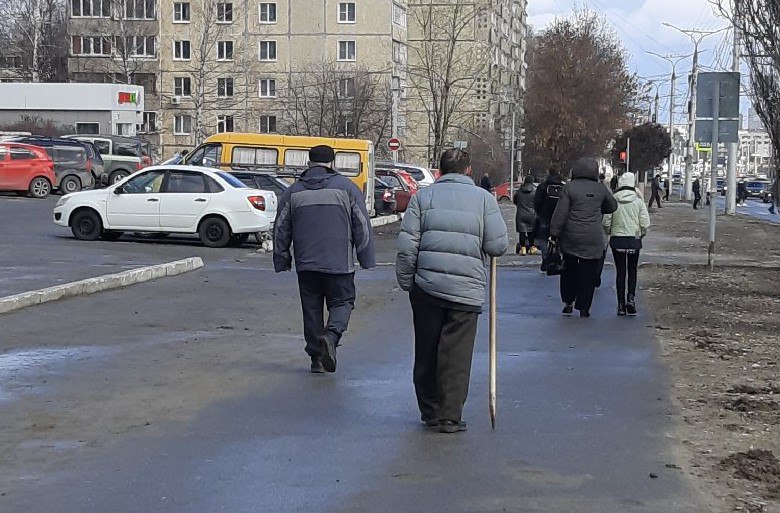Пенсионер из Нижнего Новгорода распрощался с парой квартир из-за одного телефонного звонка