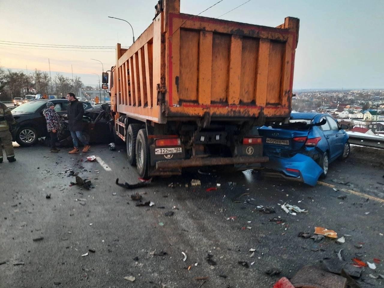 26 машин столкнулись в массовом ДТП в Нижегородской области