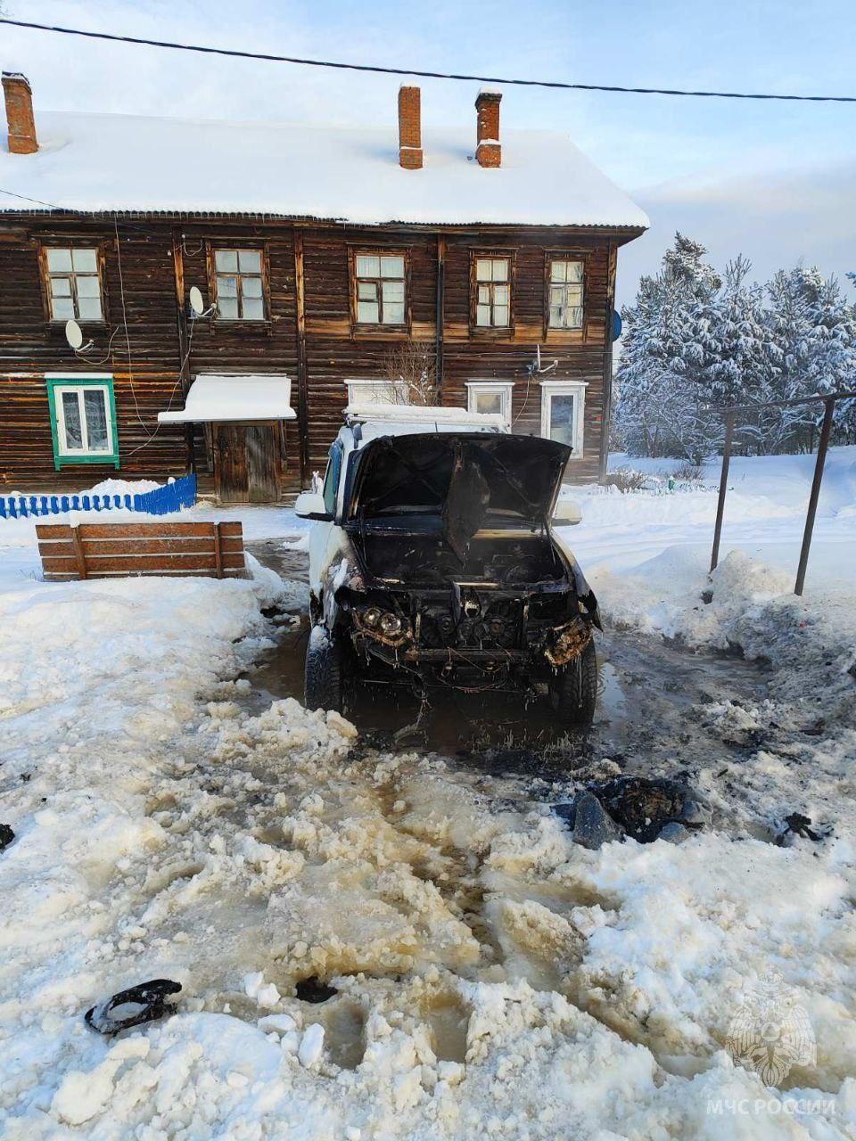 Нижегородец, пытаясь отогреть, сжег свою машину