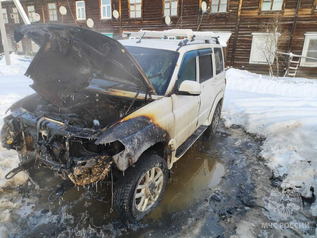 Нижегородец, пытаясь отогреть, сжег свою машину