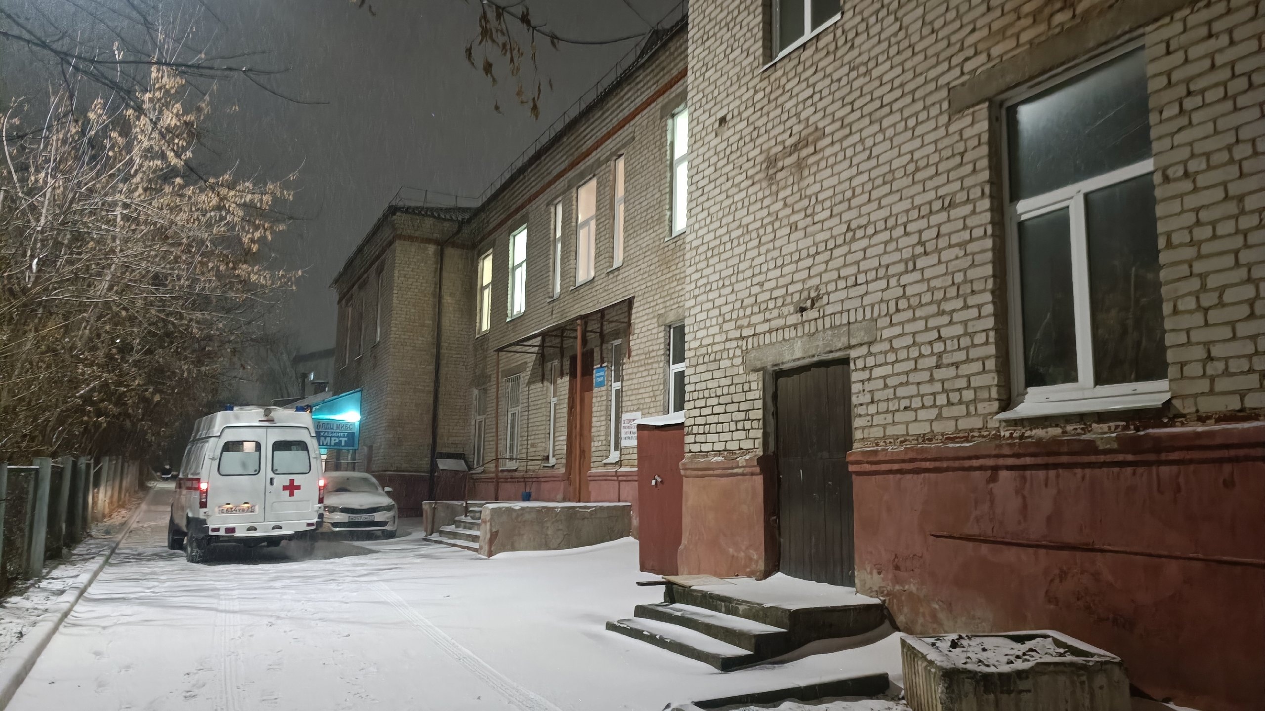 Семья в Дзержинске чуть не погибла от угарного газа: спасатели нашли их без сознания