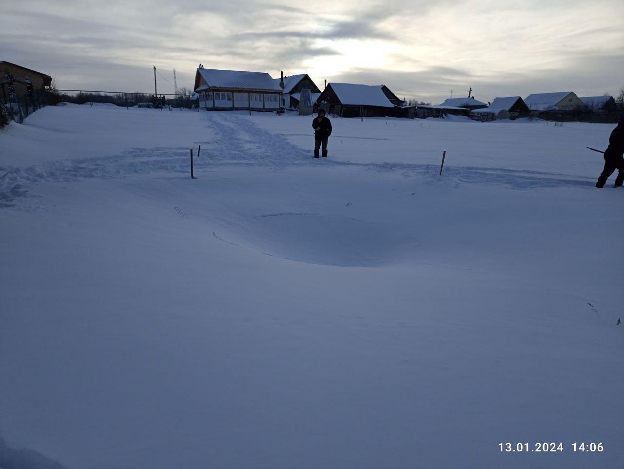 Неожиданная опасность: огромная яма возникла в селе Нижегородской области
