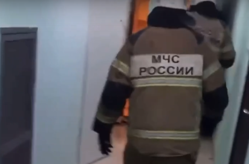 Нижегородец устроил погром в квартире и затопил соседей: разбираться приехали МЧС и полиция