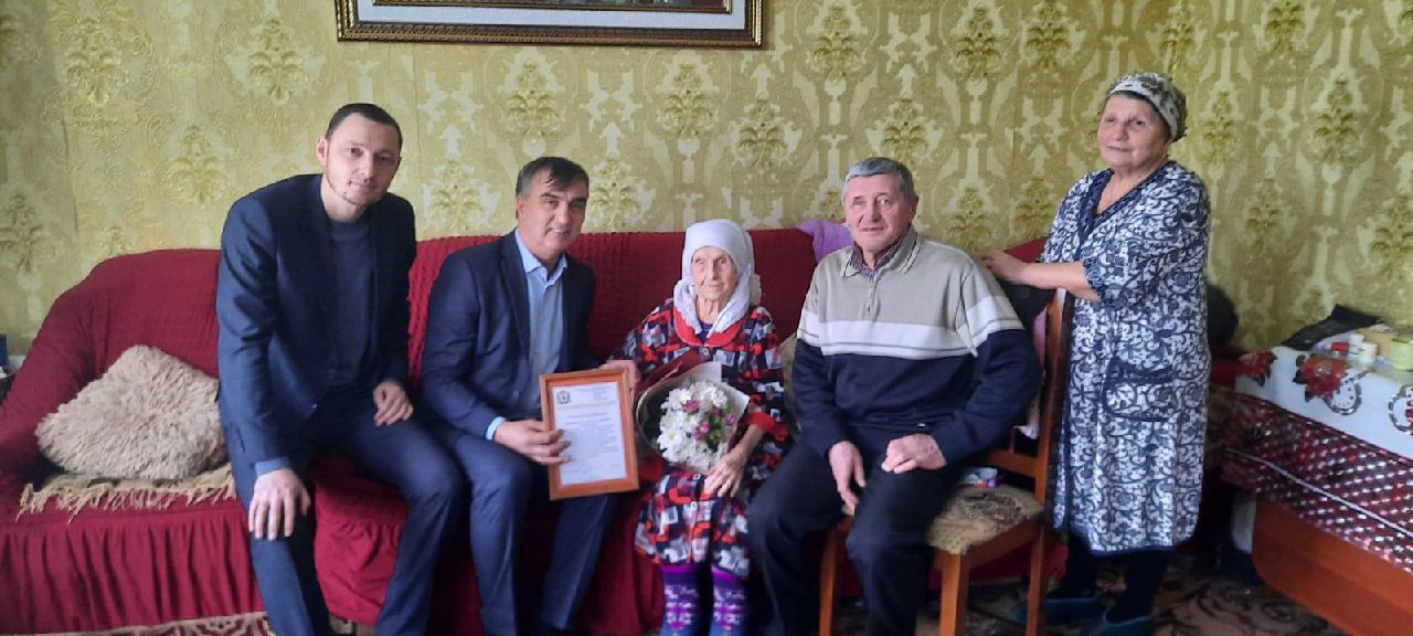 Мать пятерых детей и труженица тыла из Краснооктябрьского района отметила свой 102 день рождения