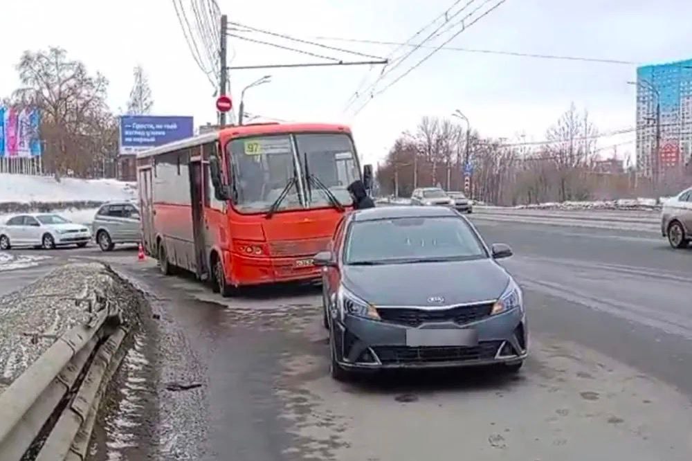 Пассажирка автобуса пострадала при аварии на проспекте Гагарина