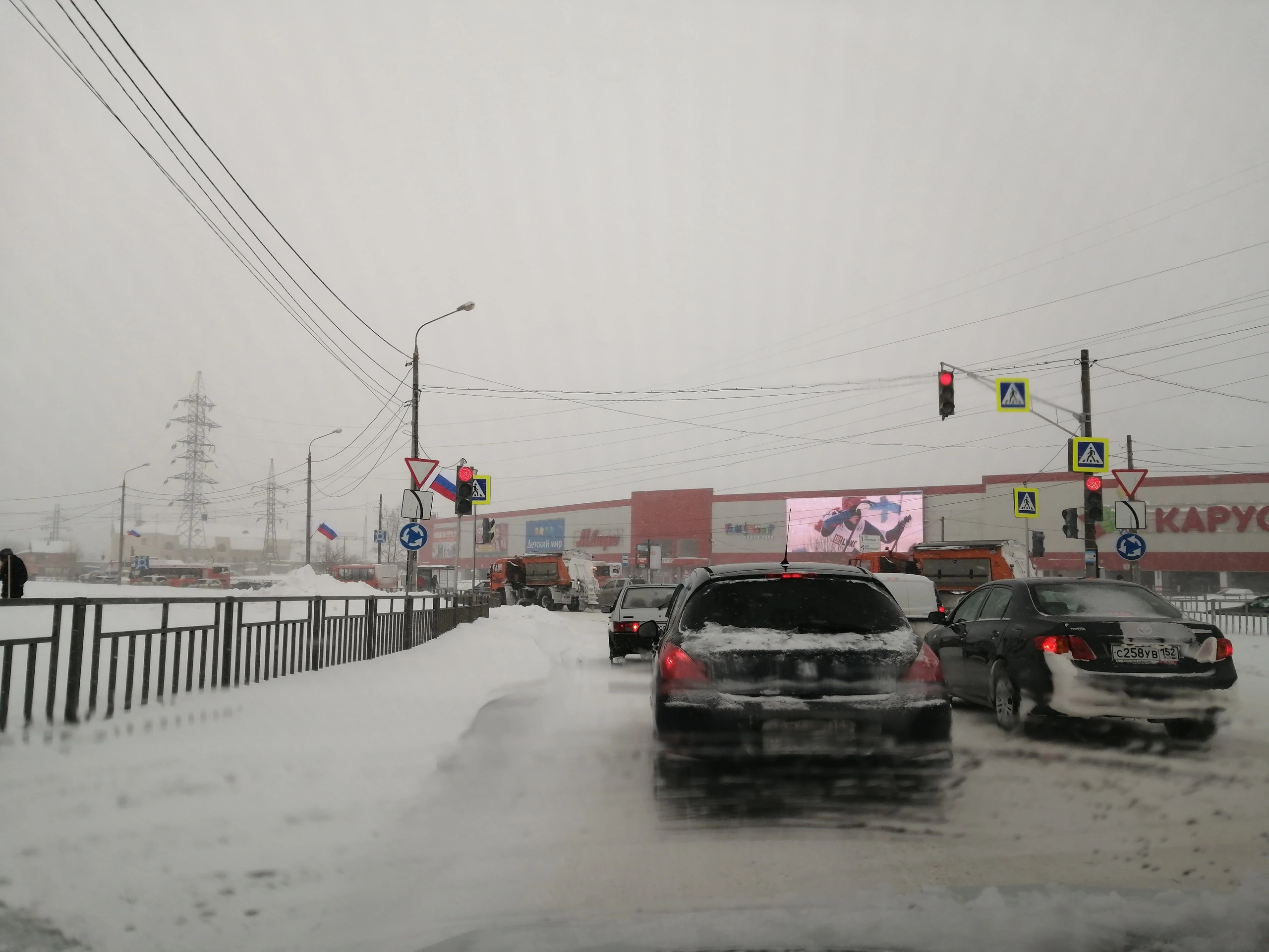 Трасса парализована пробками после аварии в Нижегородской области 