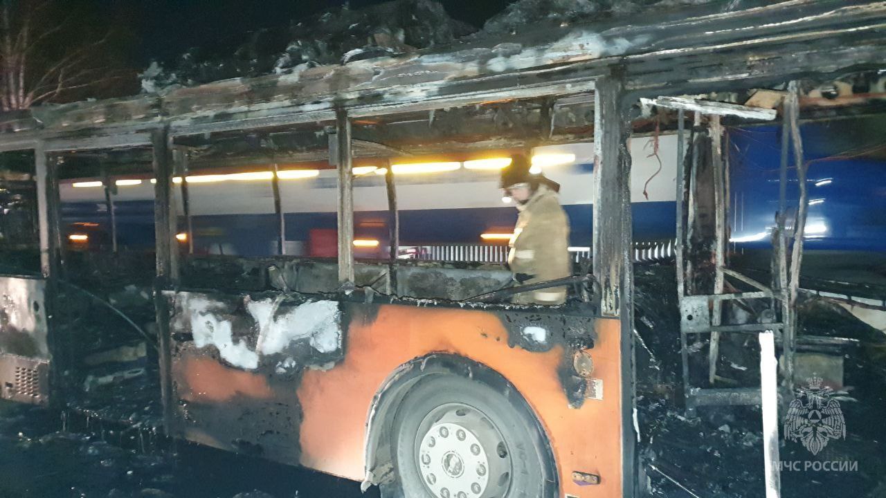 В Нижнем Новгороде посреди ночью сгорел последний рейс автобуса