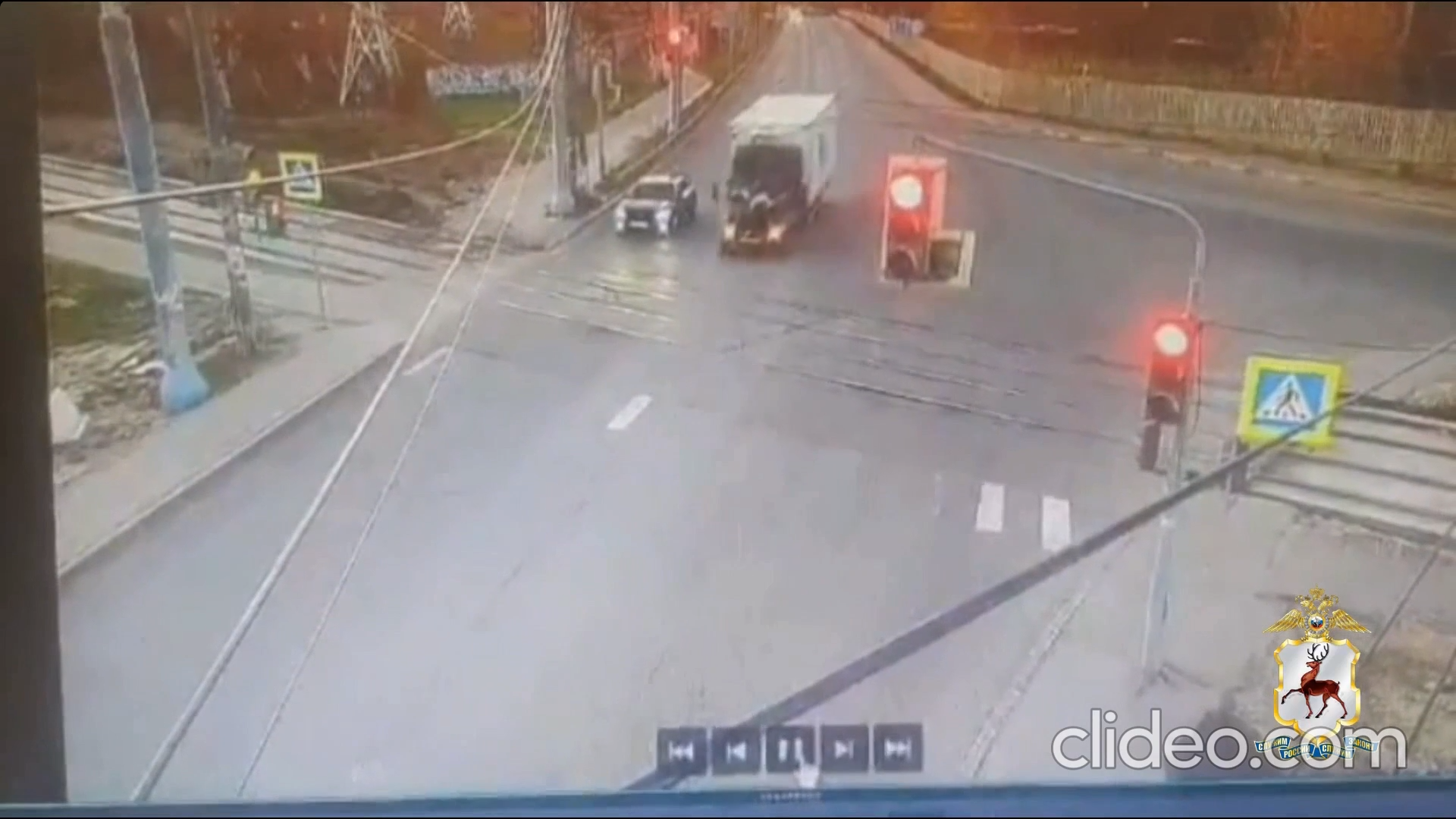 Нижегородские полицейские несколько часов ловили мужчин, устроивших катания на капоте грузовика