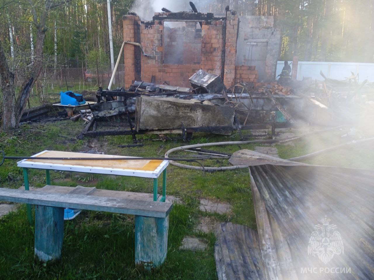 Двое пенсионеров погибли из-за пожара на даче в Дальнеконстантиновском районе