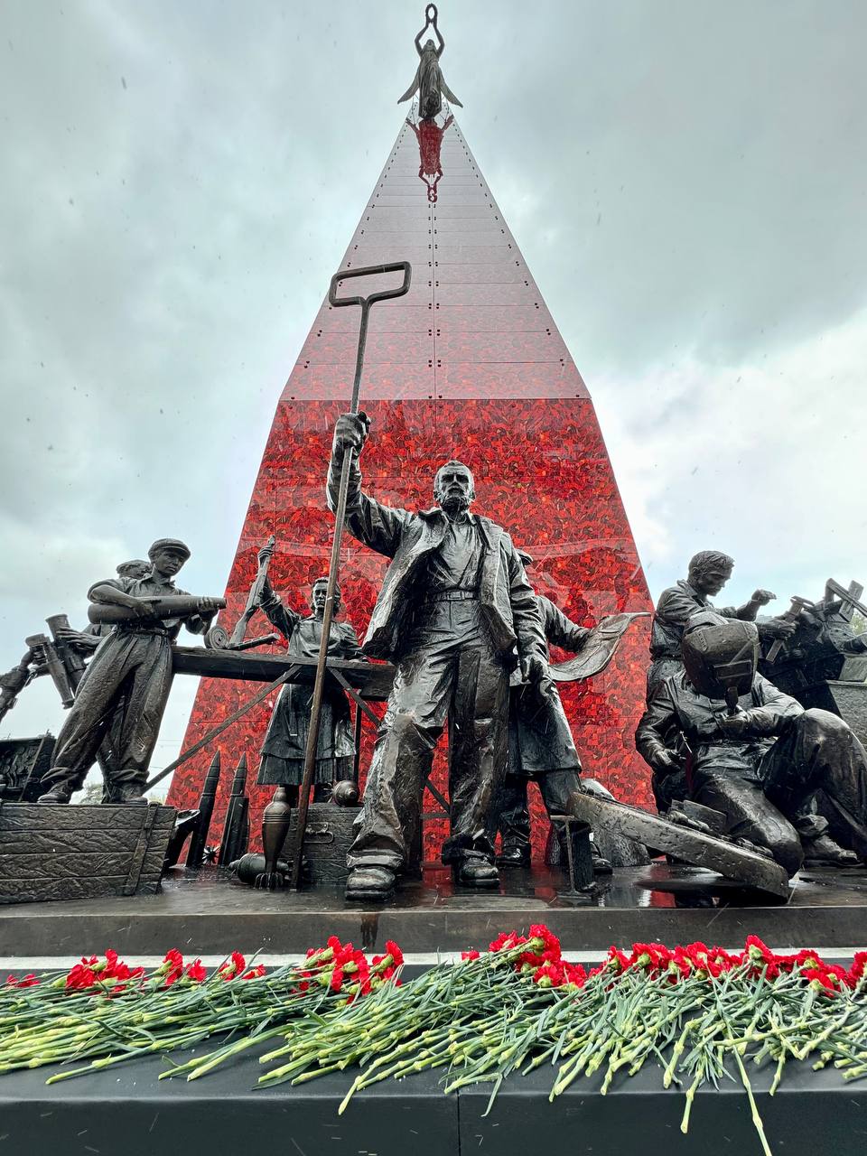 Стелу, увековечивающую подвиг горьковчан в годы войны, открыли в Нижнем Новгороде