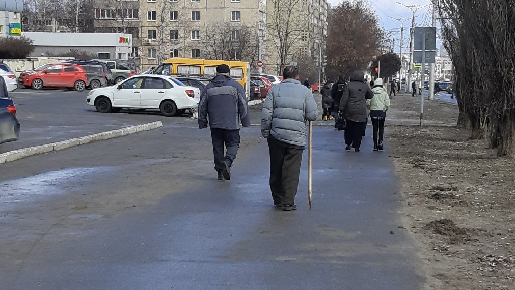 У пенсионера из Дзержинска увели 90 000 рублей одним звонком через мессенджер